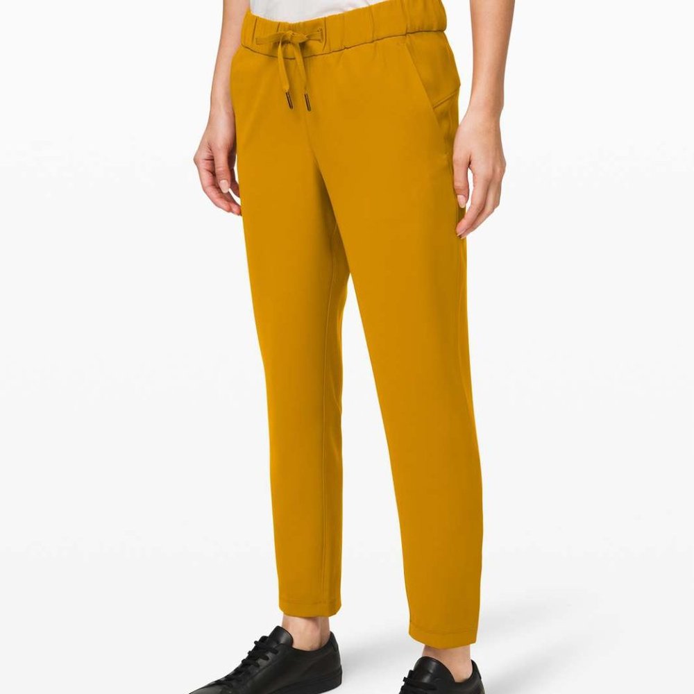 NWT lululemon size 4 On The Fly Pant